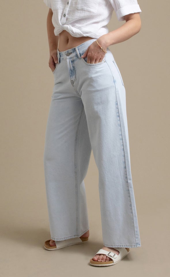 Light Wash Wide Leg Jeans Light Blue