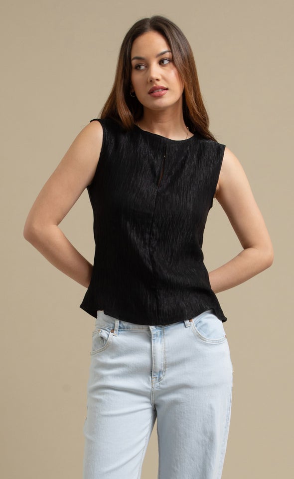 Plisse Keyhole Detail Shell Top Black