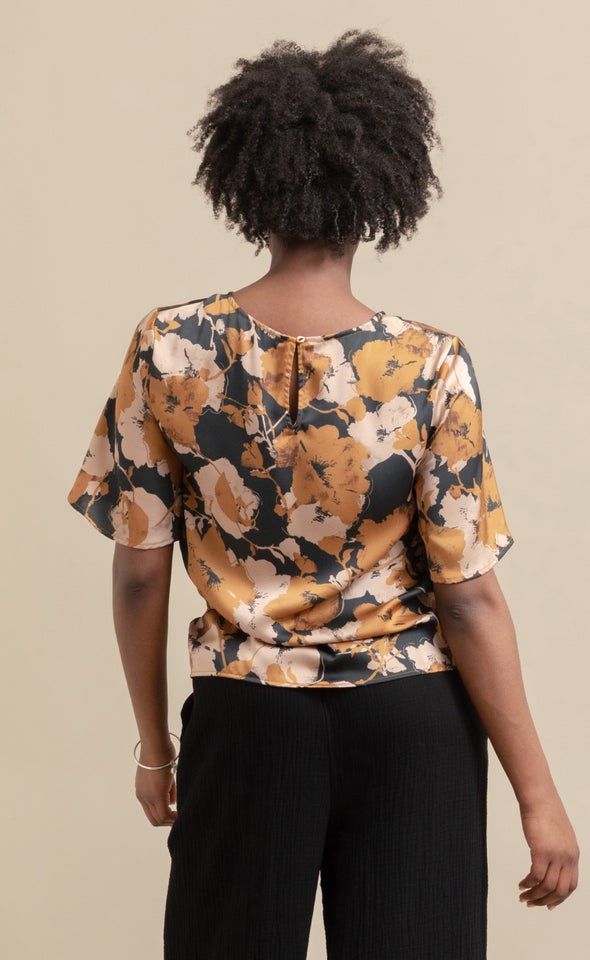 Printed Satin Flutter Sleeve Top Black/tan