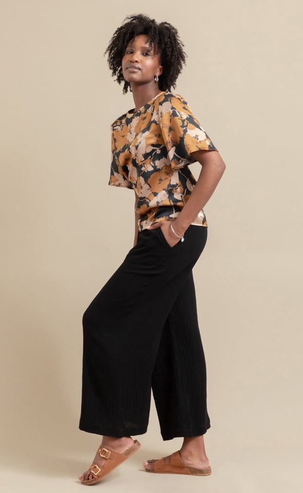 Printed Satin Flutter Sleeve Top Black/tan